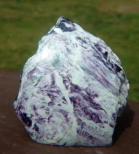 Kammererite One Side Polished Standing Free Form Green and Purple Stone India