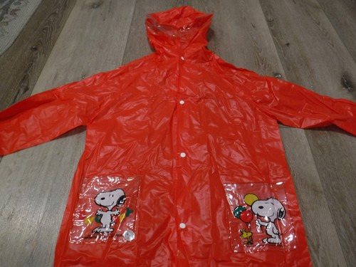 pm1 vtg 1965 rare PEANUTS Snoopy Woodstock Red Rain Hooded Jacket Kids sz Med - Picture 11 of 12