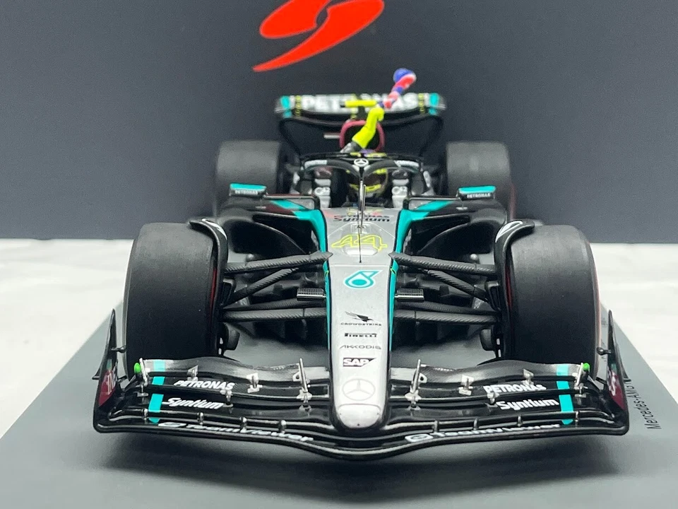#44 Hamilton Mercedes AMG W15 Gewinner Gp 2024 Druckguss F1 Auto 1/18 Spark - Bild 4 von 4