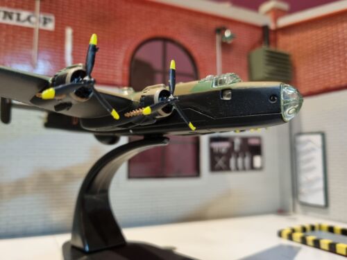 1:144 Handley Page Halifax B Mk3 1940 RAF Scale Diecast Model Metal Plane IXO - Picture 2 of 9