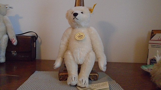 steiff classic teddy bear