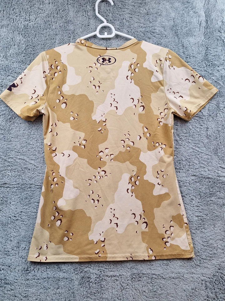 Camisa Under Armour Youth tamanho XL Batman Alter Ego compressão bege deserto camuflagem - Imagem 2 de 4