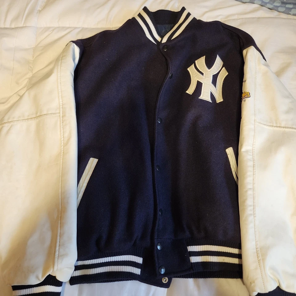 Chaqueta Universitaria New York Yankees Azul Lana y Blanco Cuero Real Mangas-L Foto 3 de 4