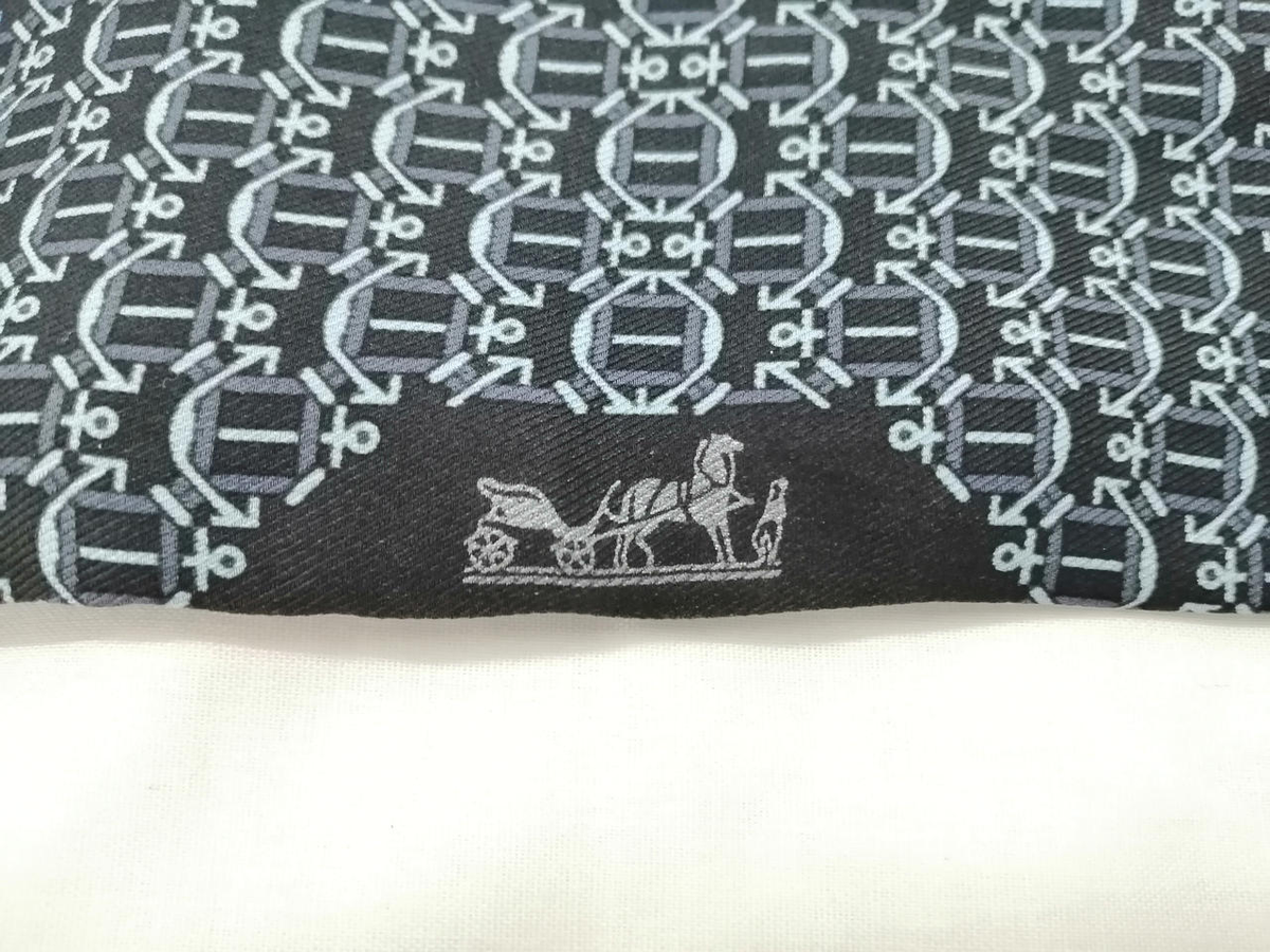専用❗️HERMES scarf tie スカーフ タイ ネクタイ 美品　紺色系 HERMES Silk Scarf Tie Ascot Navy Blue Used from Japan Authentic