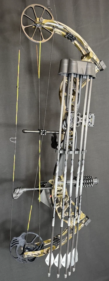 Bear The Hunting Public ADAPT 2 Plus Ready to Hunt RH 70# Mossy Oak Bottomland - Image 3 of 3