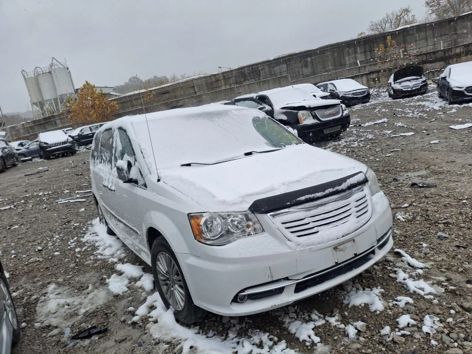 Alternator Fits 11-20 CARAVAN 3756424 - Image 2 of 4