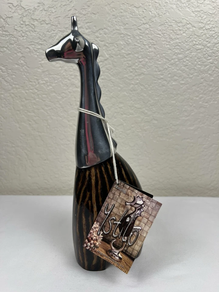 Estatuilla pequeña Ystilo jirafa aluminio reciclado color caoba base rayas 6,75" Foto 2 de 4