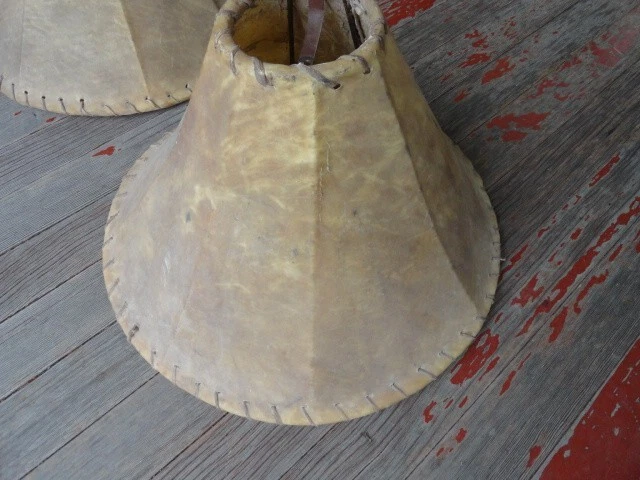 Par grande de pantalla de cuero crudo piel de vaca marco de hierro ideal para una cabina (2) Foto 3 de 4