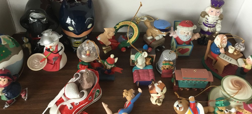 LOT OF 19 HALLMARK ORNAMENTS D11 LOT OF 19 HALLMARK ORNAMENTS D11