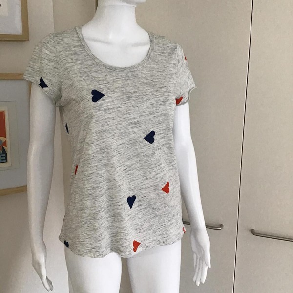 Scotch & Soda (Amsterdams Blauw) Grey Hearts T Shirt / Size XS/Blue & Red Hearts