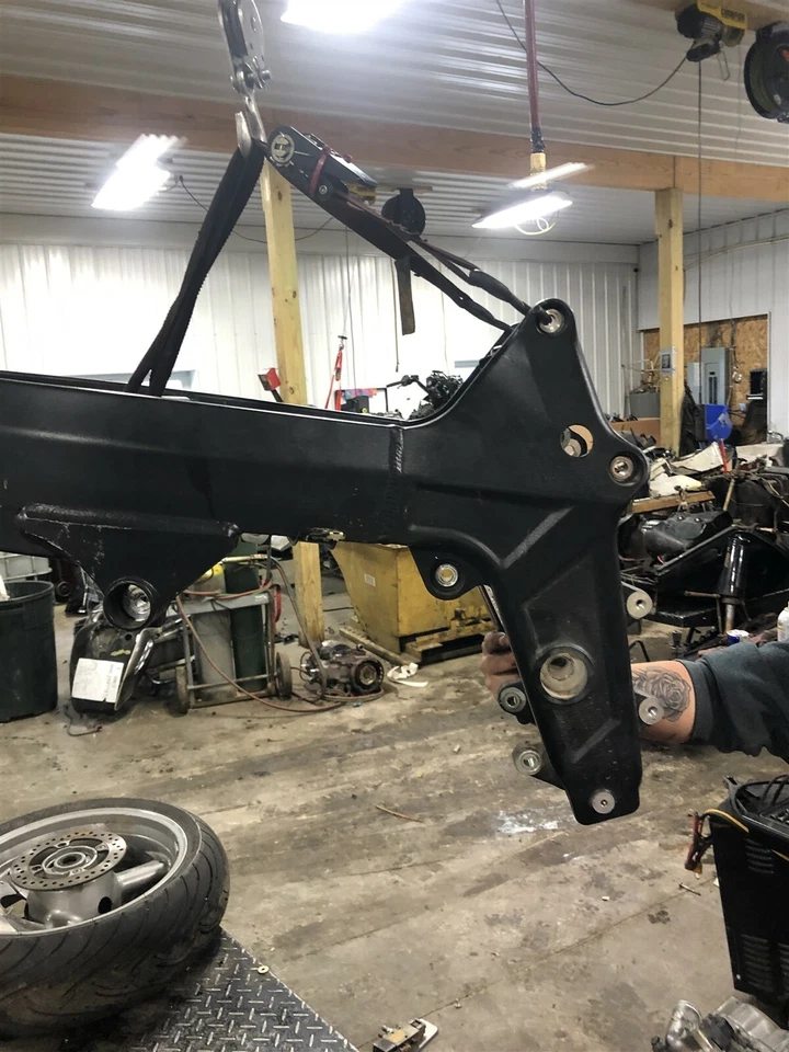 01 chassi de quadro Triumph TT600 TT 600 - Imagem 4 de 4