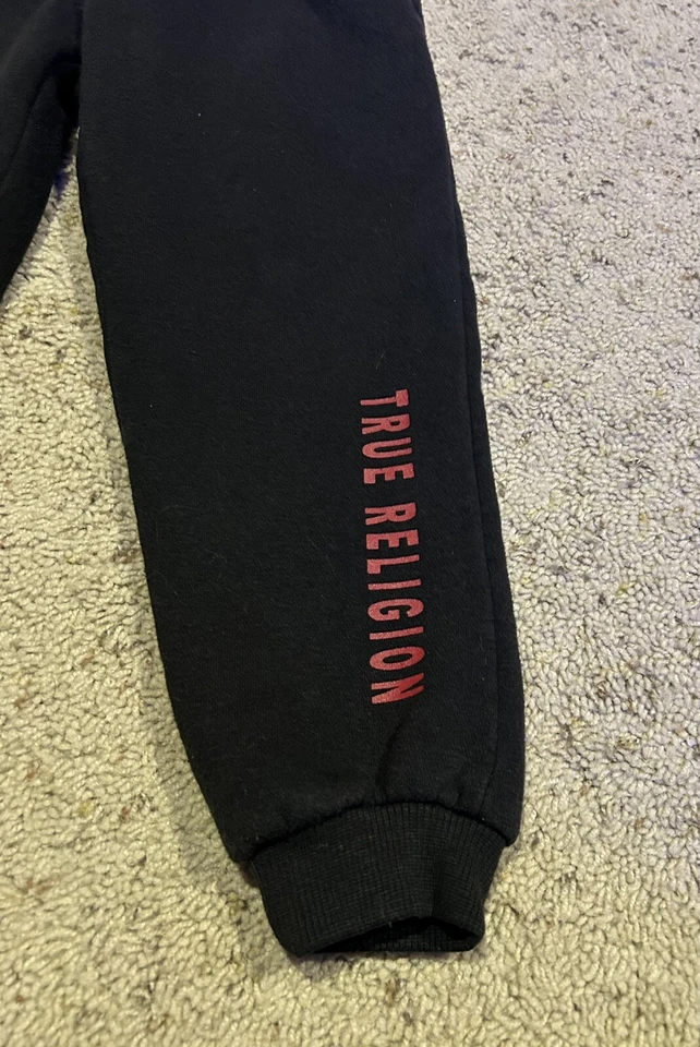 Pantalones deportivos True Religion 4T para niños NEGROS con letras ROJAS BOLSILLOS Z23 Foto 2 de 4