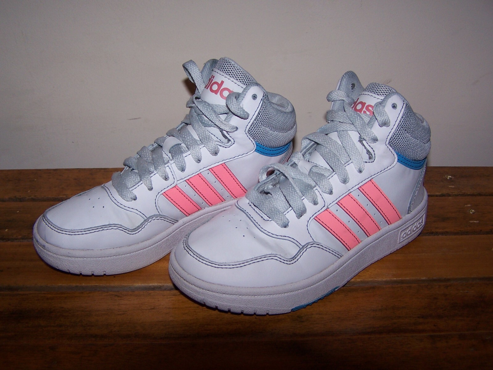 Adidas White Leather Ankle Boots Size 12.5 kids Adidas White Leather Ankle Boots Size 12.5 kids