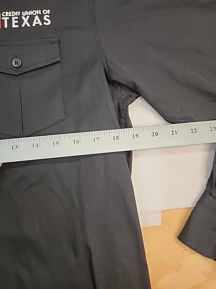 Camisa de manga larga Credit Union Of Texas Logo negra con botones delanteros para mujer pequeña Foto 3 de 4