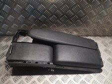 MERCEDES-BENZ C Klasse W204 Mittelkonsole Leder Armlehne 2046801339 RHD