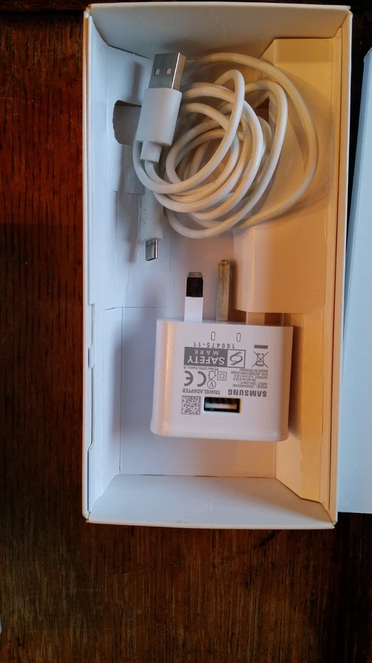 SAMSUNG GALAXY A10 32MB - BLUE - BOXED - VERY GOOD CONDITION HARDLY USED - Image 4 of 4