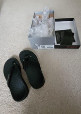 Vionic Tide II Flip Flops Black Womens size 7...