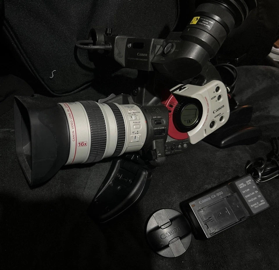 Canon DM-XL1E Mini DV 3CCD Digital Video Camcorder ! - Image 2 of 2