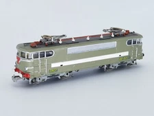 HO JOUEF LOCOMOTIVE ELECTRIQUE MODELISEE FONCTIONNELLE ET ECLAIREE