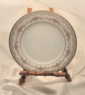 Noritake Porcelain Glenwood 6.5'' Dessert/ Bread Plates With Rose Pattern (4)