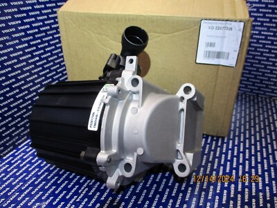 Genuine OEM Volvo D13 Oil separator 22877306 plus gasket 20532891