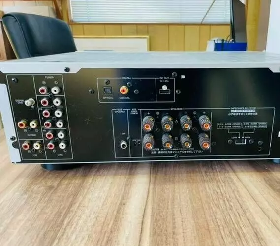 Yamaha A-S501 Natural Sound Integrated Stereo Amplifier Silver Used from Japan