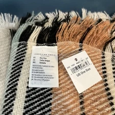 NWT American Eagle Plaid Blanket Scarf Winter Outdoors Neutral Classic Fringe