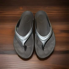 OOFOS OOlala Black With Gradient Silver/BLK Flip Flop Thong Sandals size US W 6