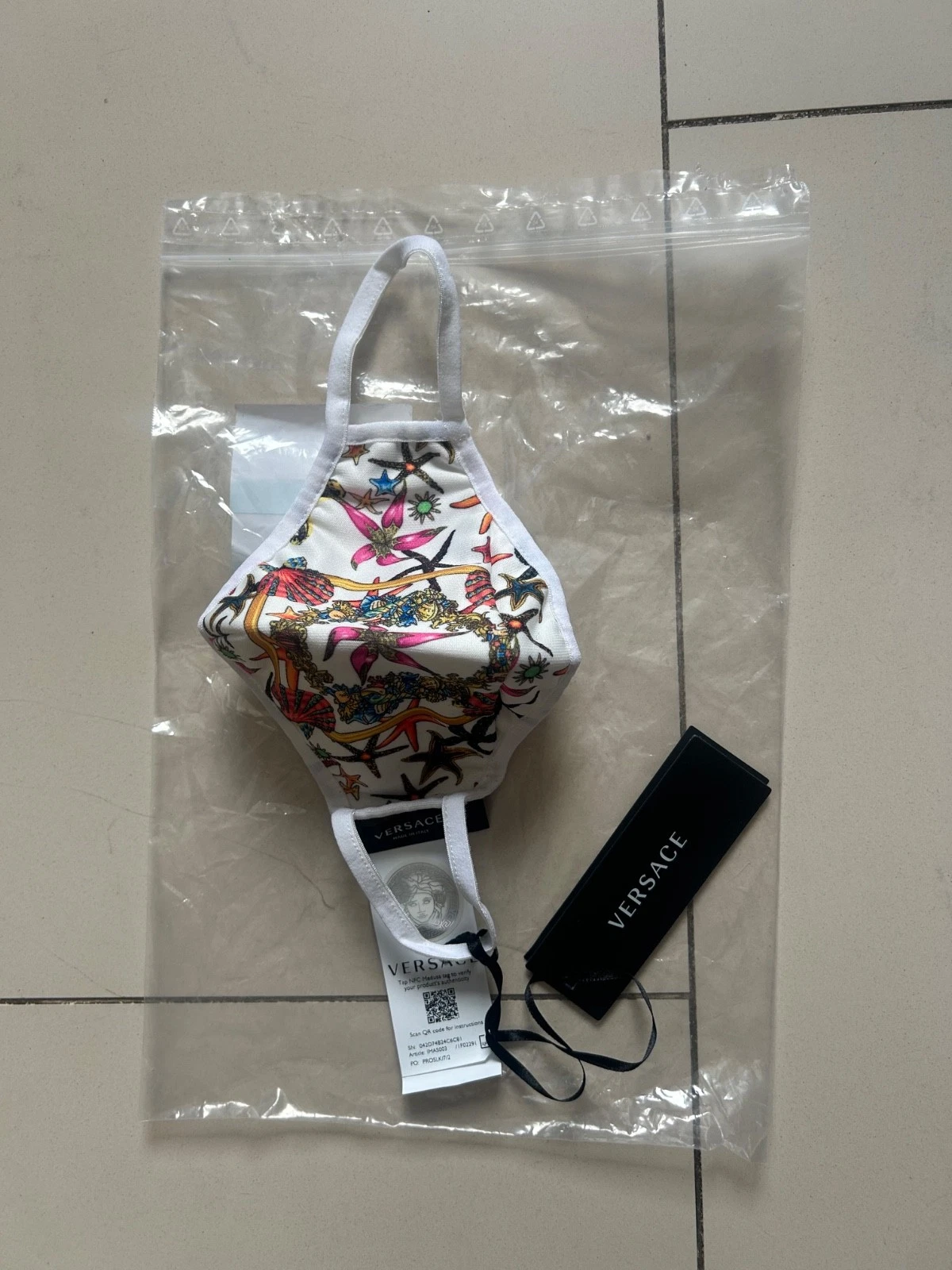 "Authentic Versace Face Mask IMAS003 Fashion Face Cover Barocco Print Medusa Sta