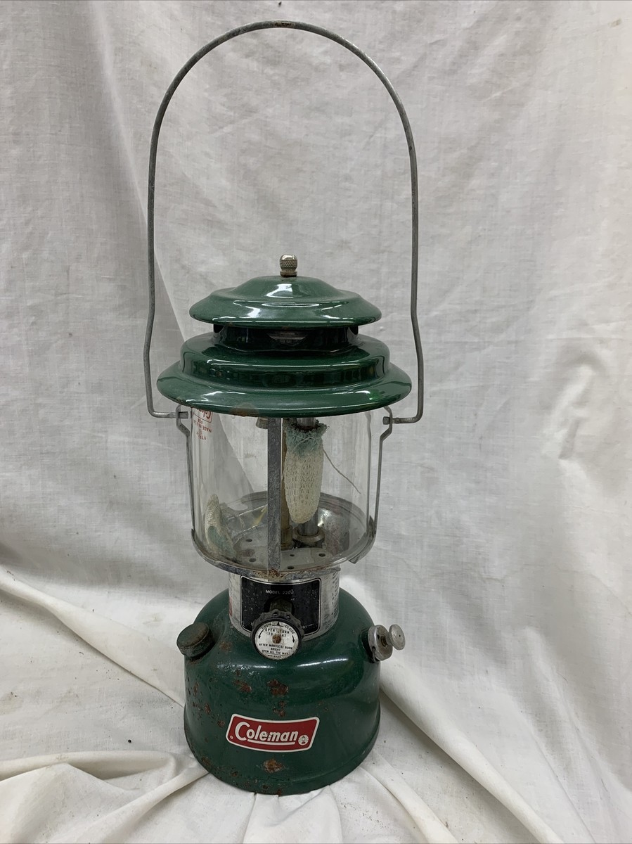 Feb. 1978 Coleman Green Lantern Double Mantel Model 220 J Vintage