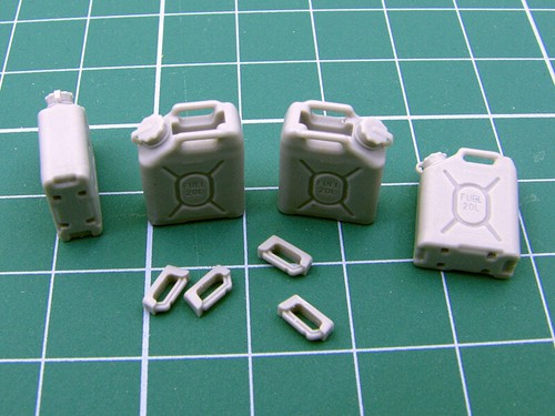BOTES DE COMBUSTIBLE MILITARES DE EE. UU. #E045 1/35 EUREKA - Imagen 2 de 2