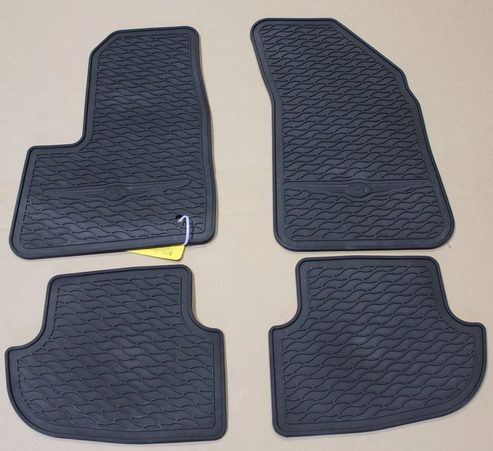 Alfombrillas de goma Chrysler 2007-2011 82210449AC para todo tipo de clima OEM de fábrica Foto 2 de 4