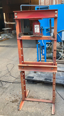 STARK 56031-H 20 TON HYDRAULIC JACK ON H FRAME