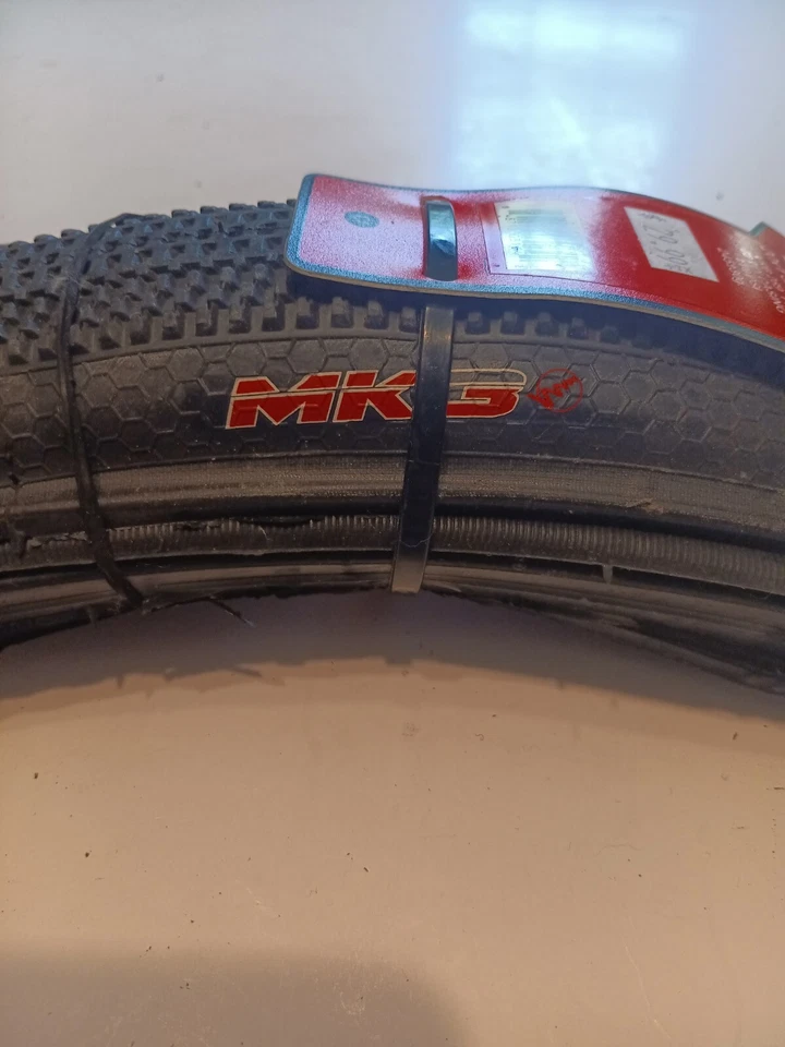 Резиновые шины Vee для BMX MK3 20x1 3/8 37-541 новые из старых запасов красные буквы - Изображение 4 из 4