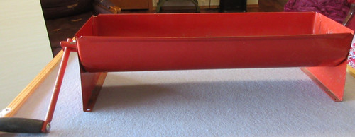 Vintage RED Metal MANUAL NEWSPAPER BRIQUETTE MAKER Wooden Handle LOG ROLLER 18"