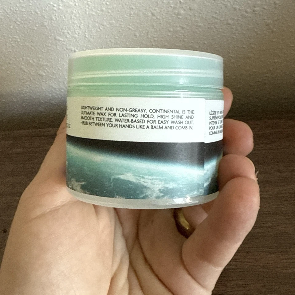 Cera brillante R+Co Continental 2,2 oz Foto 2 de 4