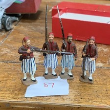 Vintage Britains Lead Toy Soldiers Set of 4 Painted Uniforms Marked Bases Rifles