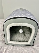 Mini Dog House. Bed . Portable. Padded. Color Light Grey. For Small Dog Size