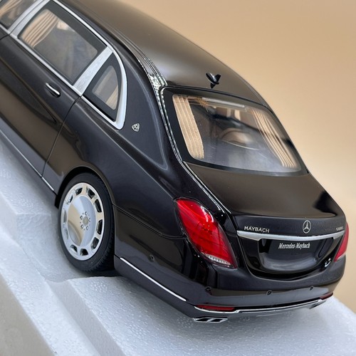 AUTOart 1/18 Mercedes-Maybach S 600 Pullman Dark Red Metallic S600 S-Class 76299 - Picture 12 of 17