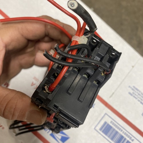 ABB B9-30-10 Contactor, 3-Pole, 220-255VAC Coil w/ Overload Relay 0.35-0.52A - Picture 5 of 9