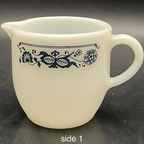 Pyrex Old Town Blue Onion Small Creamer 1972-1982 Made in USA 2.75" tall - Picture 3 of 9