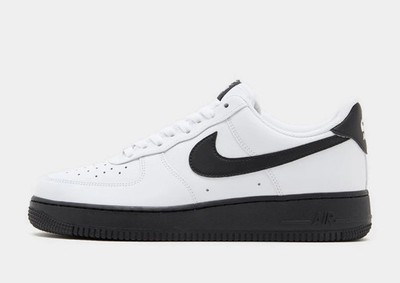 Nike Air Force 1 '07 LV8 Herrenschuhe in Weiß und Schwarz