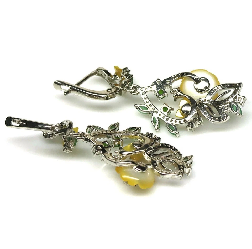 Flores de madreperla talladas y esmeralda hechas a mano enchapadas en oro blanco 925 Foto 3 de 4