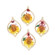 4PCS Gold Tone Real Dried Pressed Flower Resin Drop Charm Pendant GXE2604