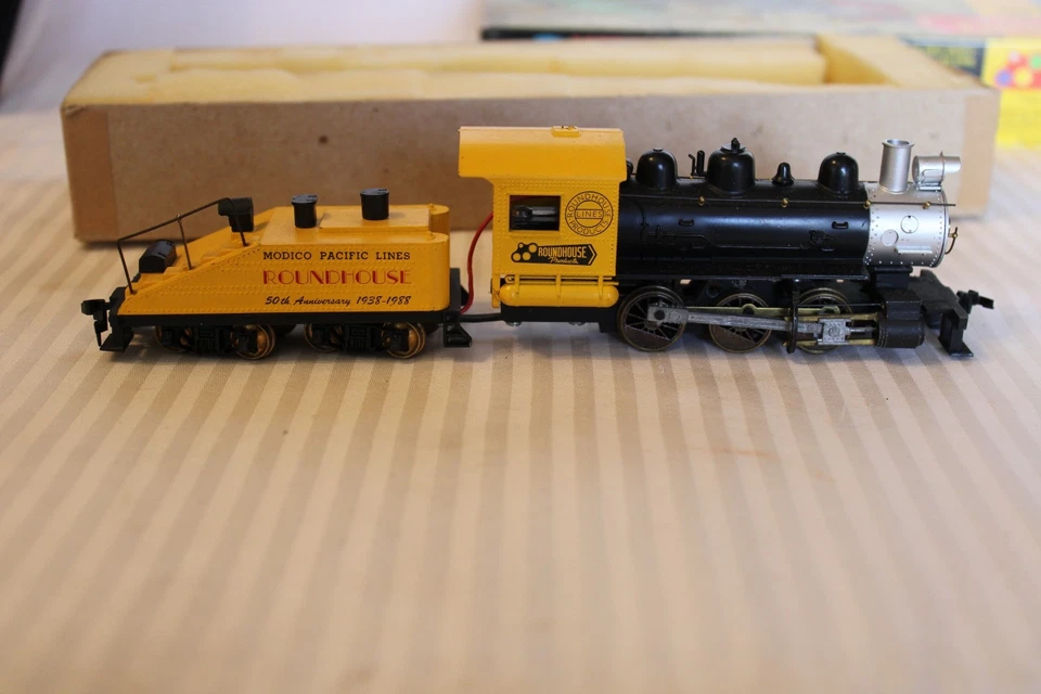 HO Scale Roundhouse, 0-6-0 Steam Locomotive, 50th Anniv. Modico Pacific, Yellow - Image 2 of 4