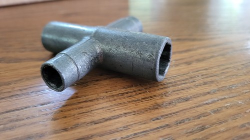 VINTAGE AUSTIN CRAFT 4 WAY SOCKET WRENCH (DOG BONE) FOR MODEL AIRPLANES - Picture 5 of 5