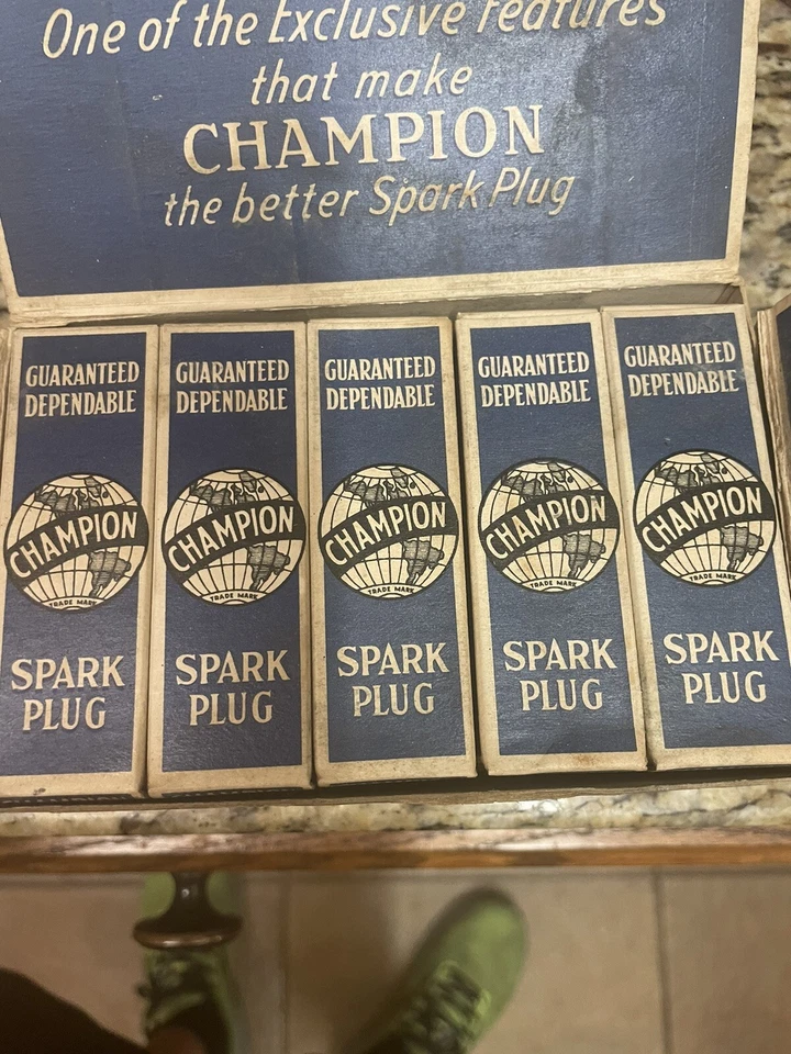 Rare Champion NOS Full Box 10- Y-4-A  Made In Canada 10mm 5/8” Hex Spark Plugs - Image 4 of 4