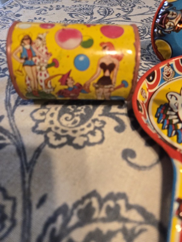 U. S. METAL TOY CO. Vintage DANCERS TIN & Other NOISE MAKERS HAMMER & RATTLE!