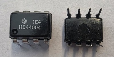 HD44004 Hitachi Integrierte Schaltung im DIP8 Gehäuse #B-497-01