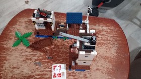 LEGO Pirates: Soldiers' Fort (6242) - No Minifigs, READ DESCRIPTION